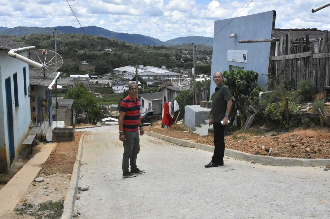 Camacã: Mais ruas calçadas em fase de conclusão na Cidade Alta no Bairro Paulo Jaquisson